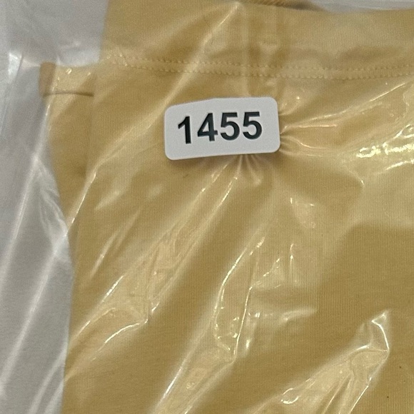 Fear of God Essentials SS Light Tuscan T Shirt Size Large 51455 - Picture 12 of 12